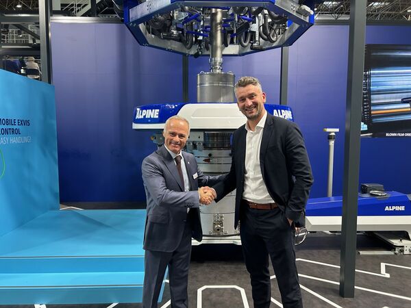 Burak Kökdemir (BGM Makina Teknik) und Konstantin Klein (Hosokawa Alpine)